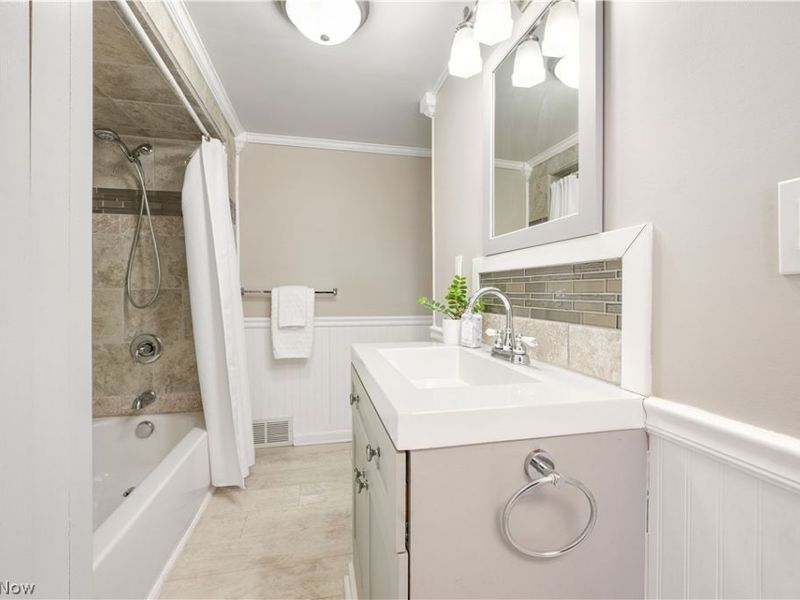 165 Oak Knoll Avenue NE, Warren, OH 44483 Photo 17