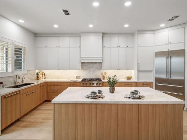 2701 Robinson Creek Ln, Elk Grove, CA 95758