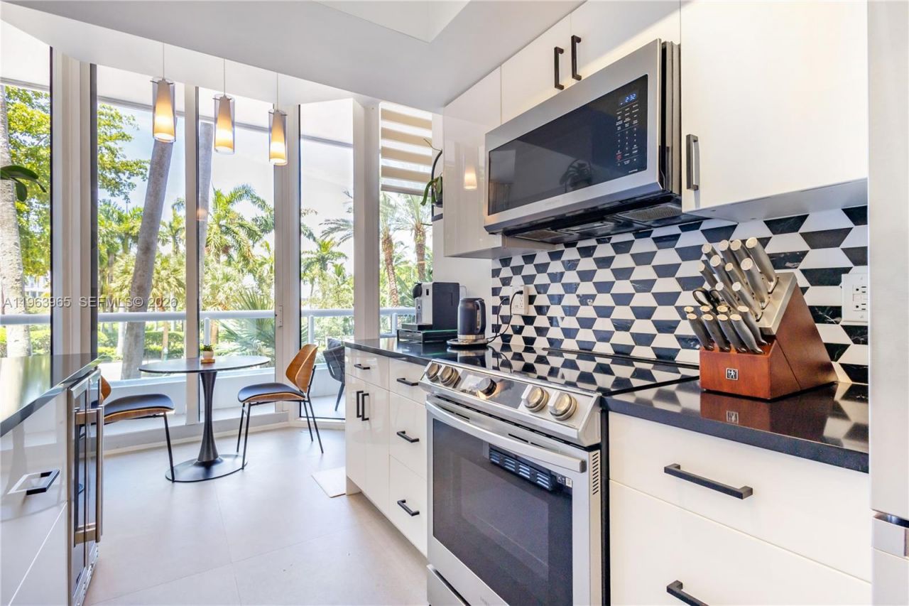 21205 Yacht Club Drive, Unit 304, Aventura, FL 33180 Photo