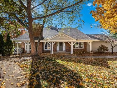 14924 Manor Lake Drive, Chesterfield, MO 63017