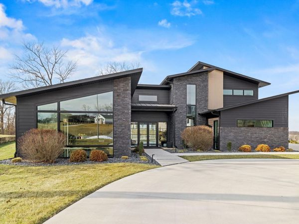 861 Bantry Court , Nixa, MO 65714