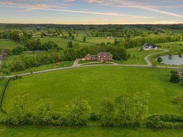 102 Pemberley Cove Lane, Georgetown, KY 40324