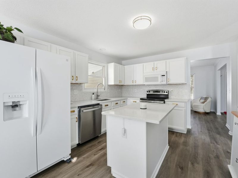 5879 Katara Drive, Galloway, OH 43119 Photo 8