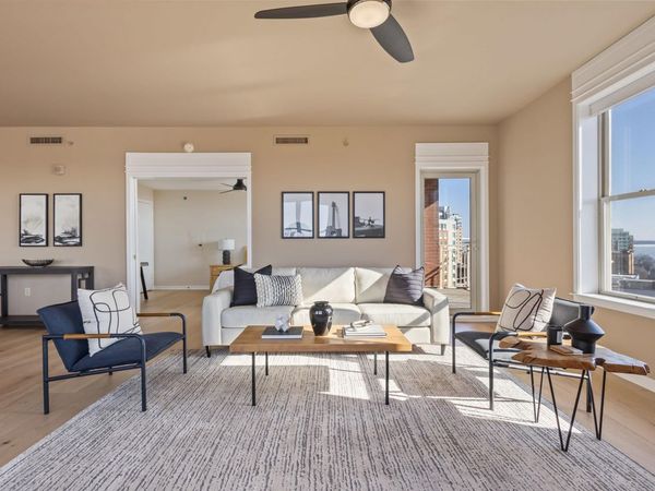 360 W Washington Avenue, Unit 901, Madison, WI 53703