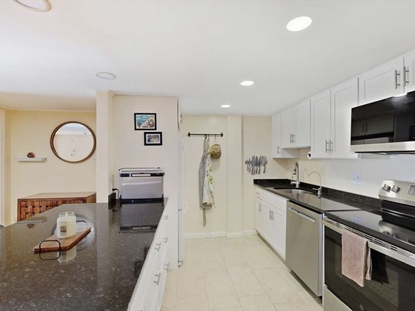 96 Old Colony Ave, Unit 212, Taunton, MA 02718