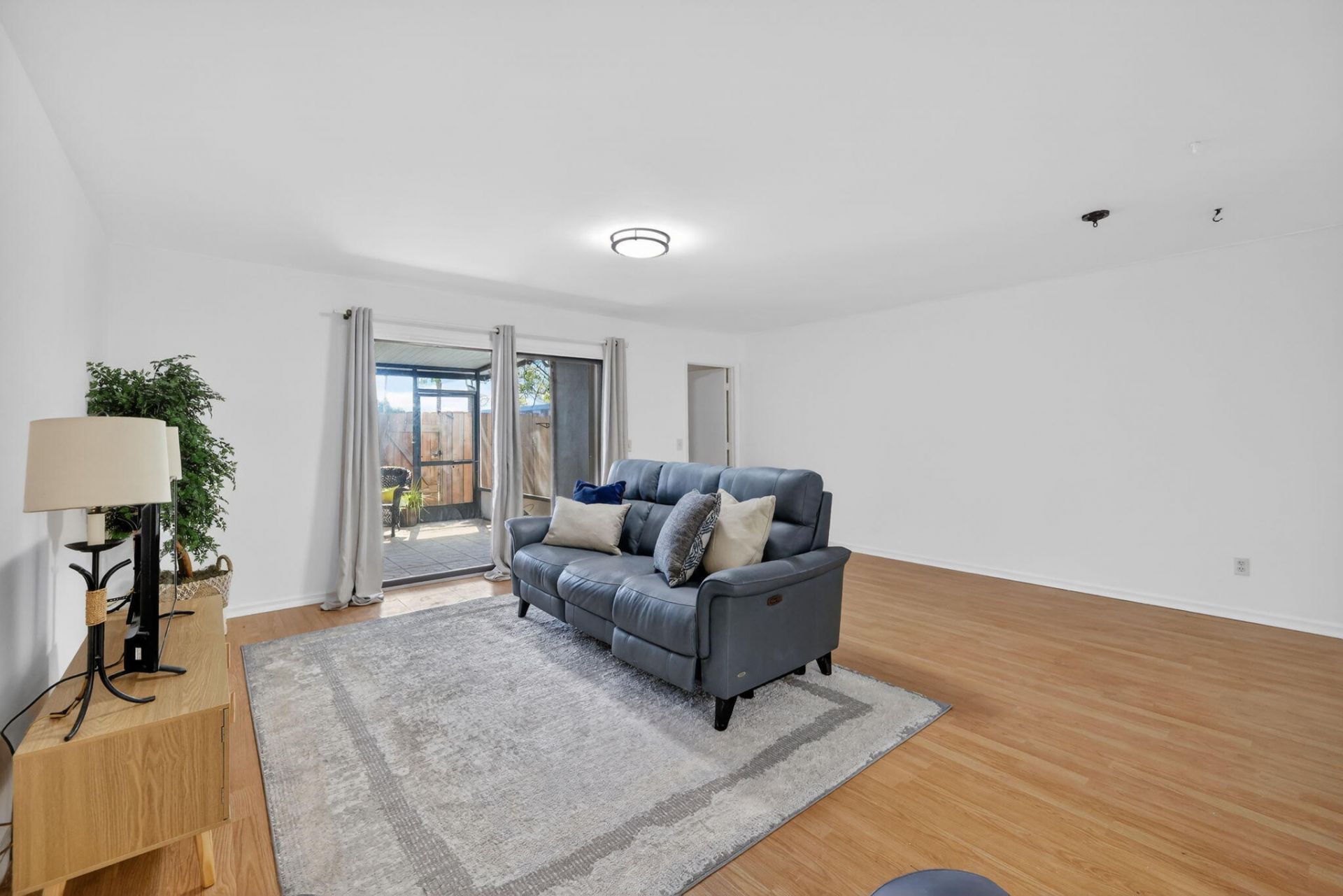 2090 Colonial Road, Unit 5, Fort Pierce, FL 34950 Photo