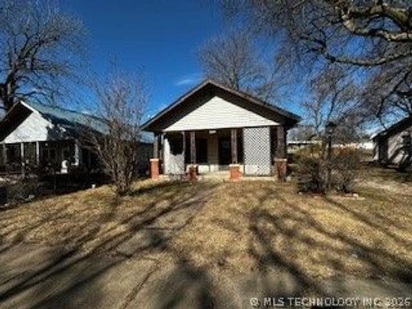 806 E Tahlequah , Sulphur, OK 73086
