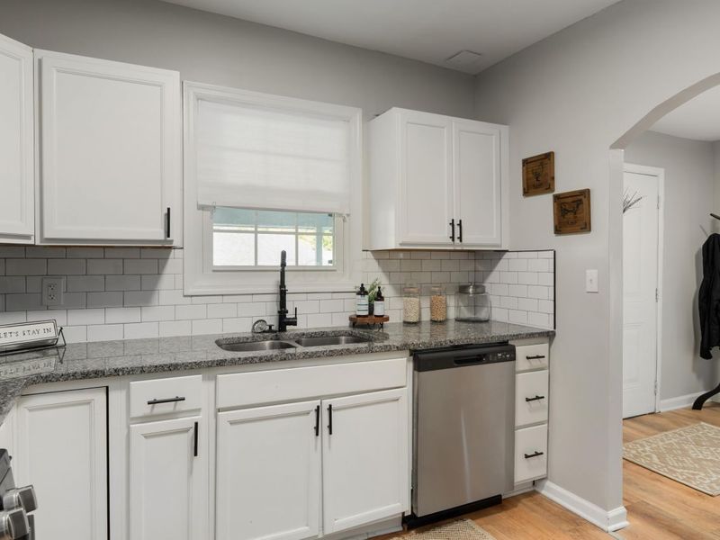 1873 Rosemont Avenue, Columbus, OH 43223 Photo 8