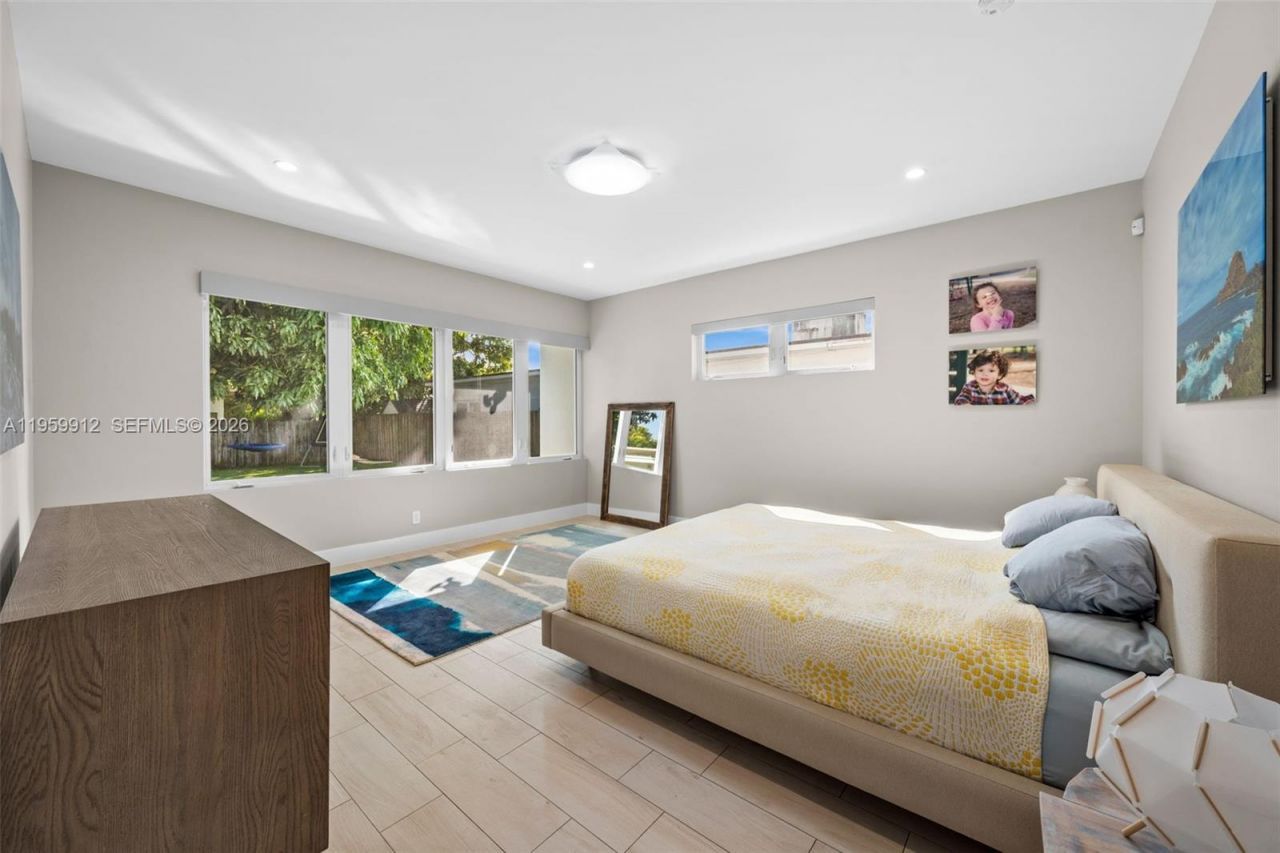 4595 N Jefferson Ave, Miami Beach, FL 33140 Photo