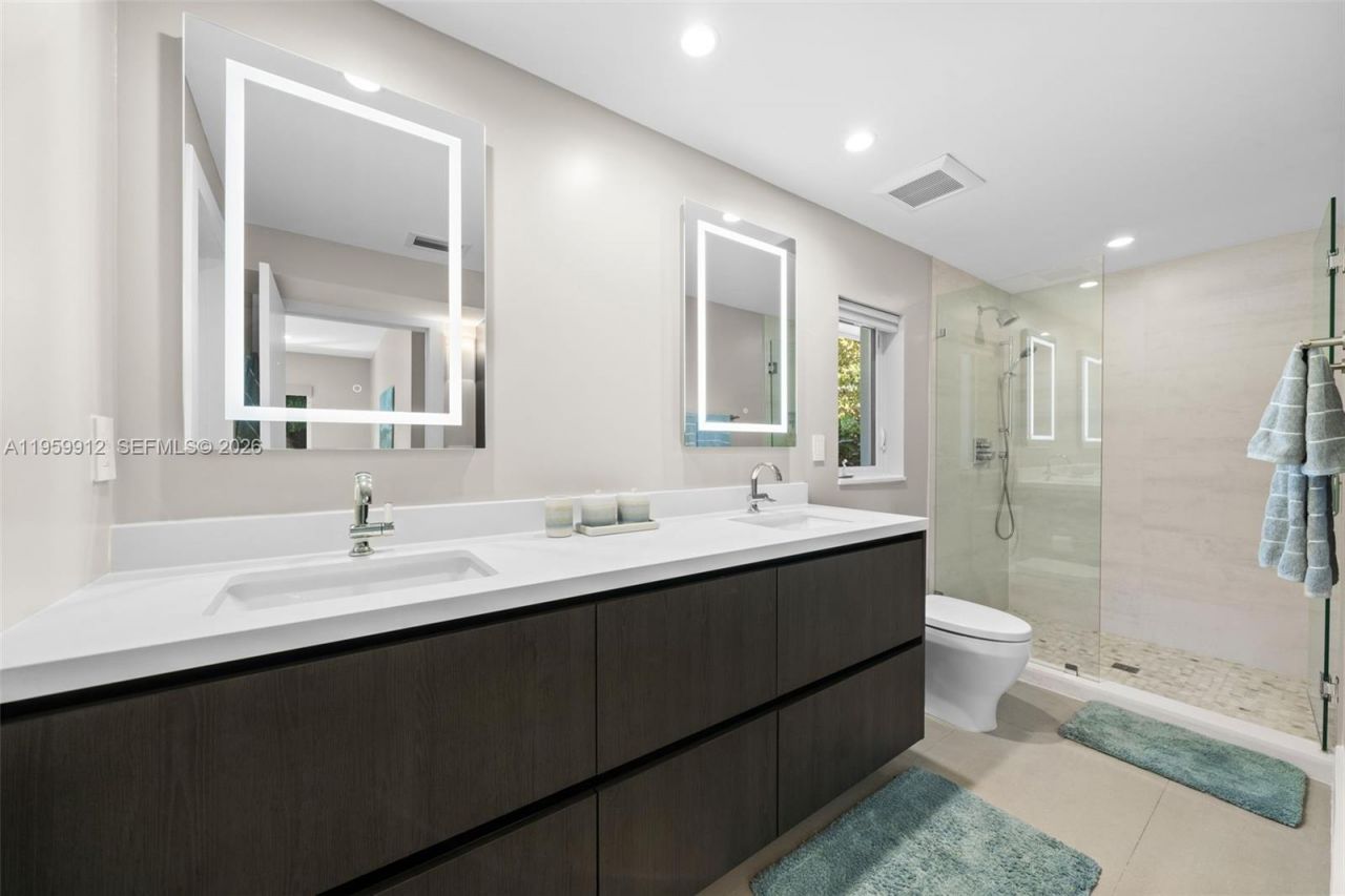 4595 N Jefferson Ave, Miami Beach, FL 33140 Photo