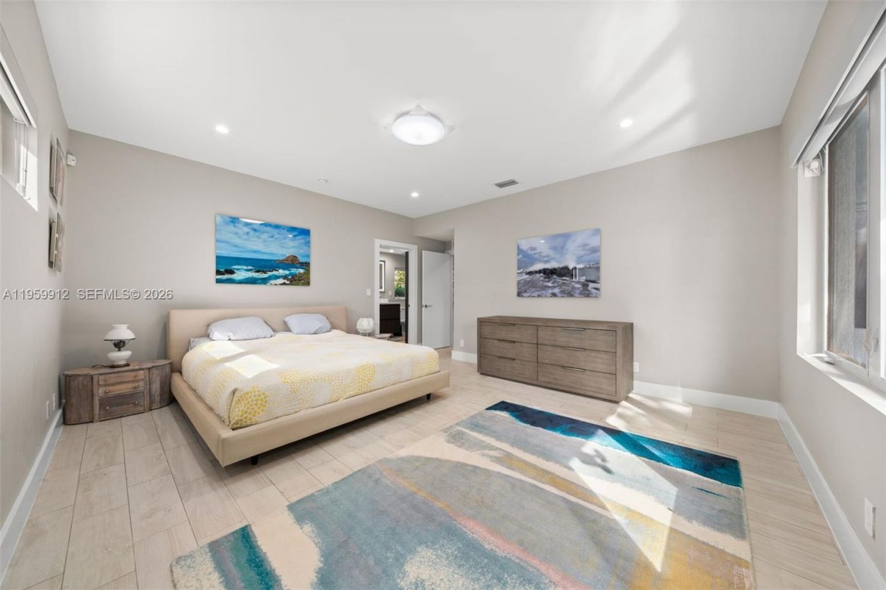 4595 N Jefferson Ave, Miami Beach, FL 33140 Photo