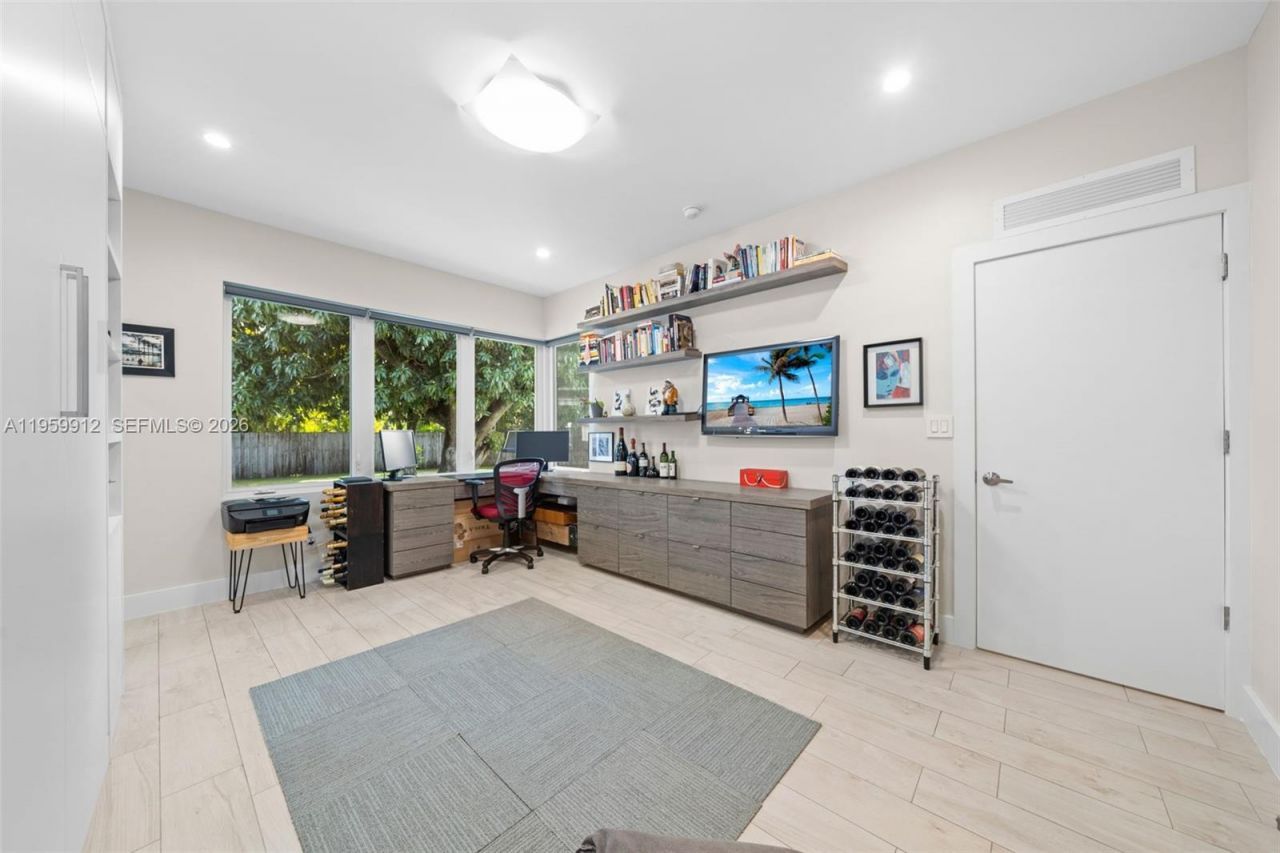 4595 N Jefferson Ave, Miami Beach, FL 33140 Photo