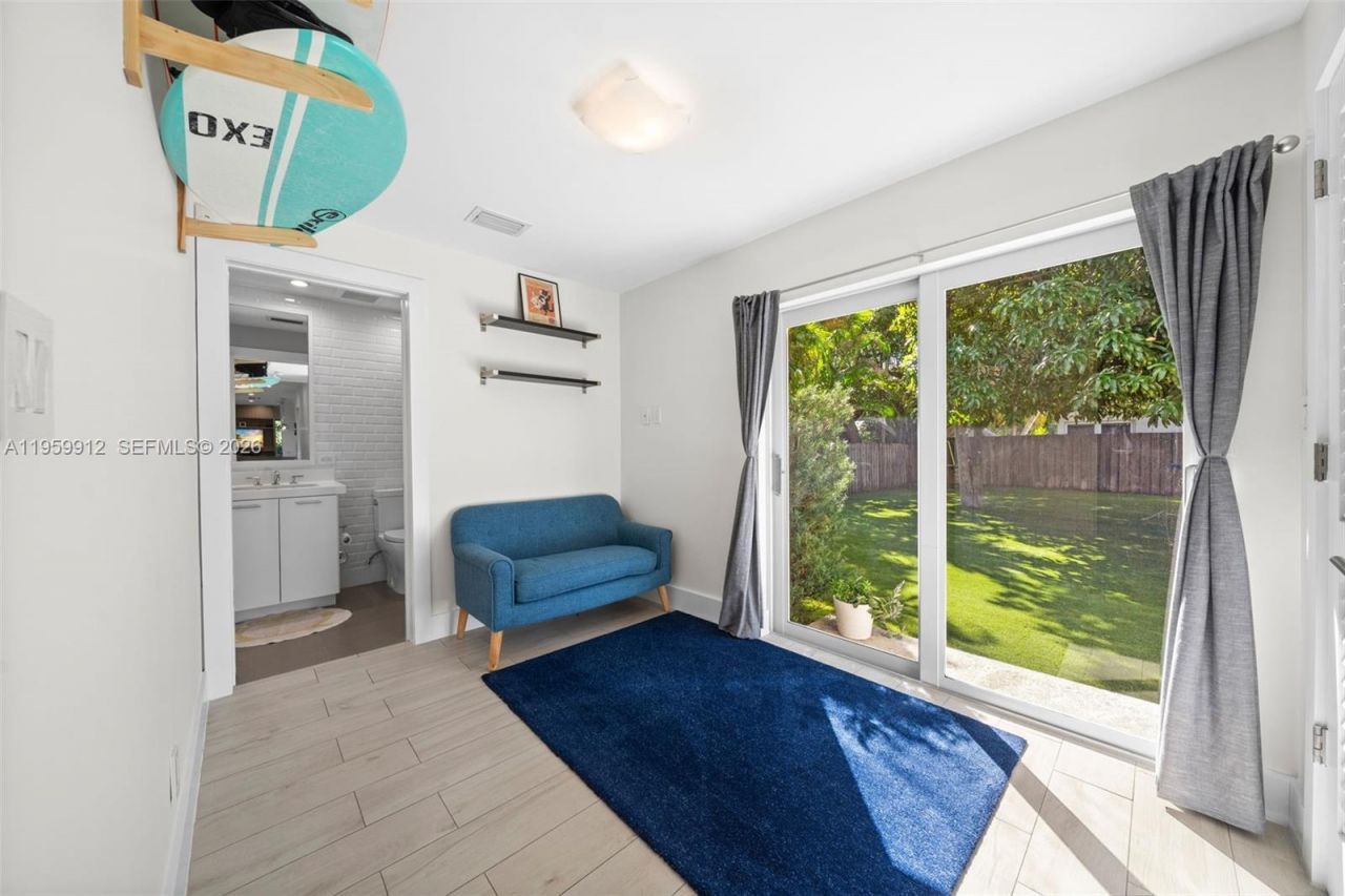 4595 N Jefferson Ave, Miami Beach, FL 33140 Photo