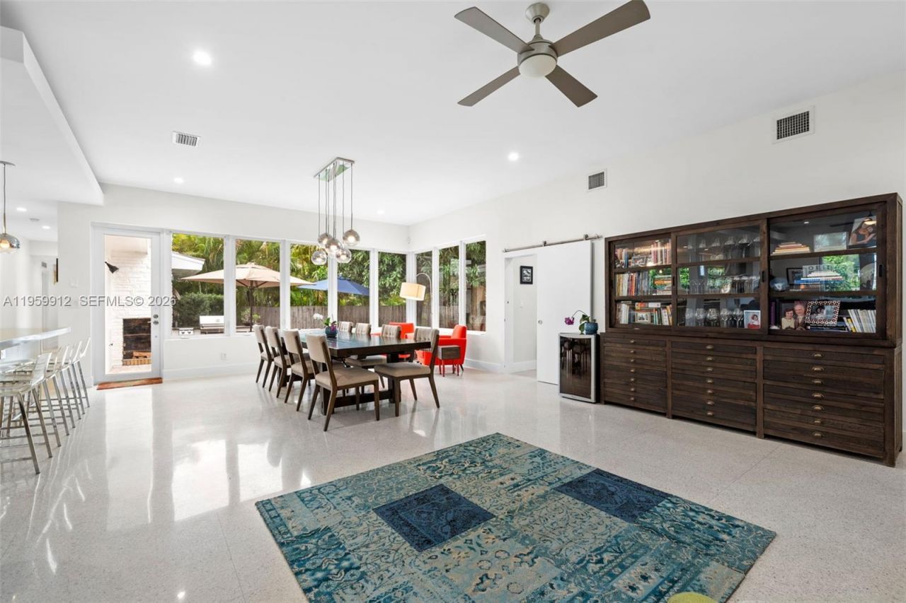 4595 N Jefferson Ave, Miami Beach, FL 33140 Photo