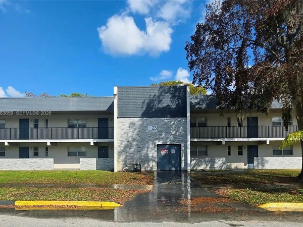 7925 Fairview Dr , Unit 206, Tamarac, FL 33321