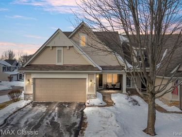 8222 Sequoia Lane, White Lake Twp, MI 48386