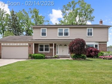 1916 Squirrel Valley Drive, Bloomfield Hills, MI 48304