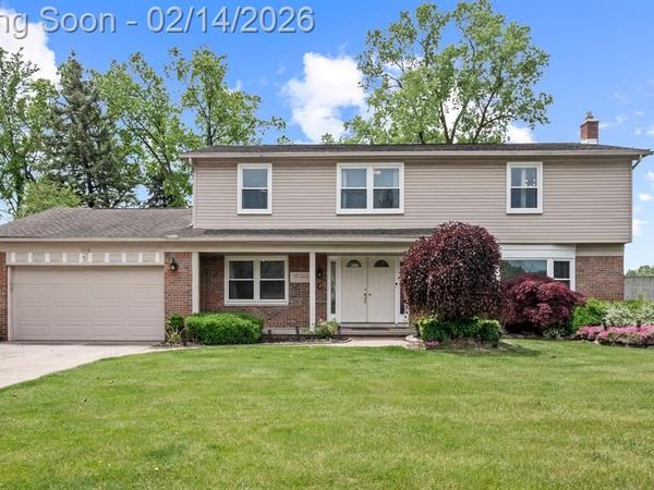 1916 Squirrel Valley Drive, Bloomfield Hills, MI 48304