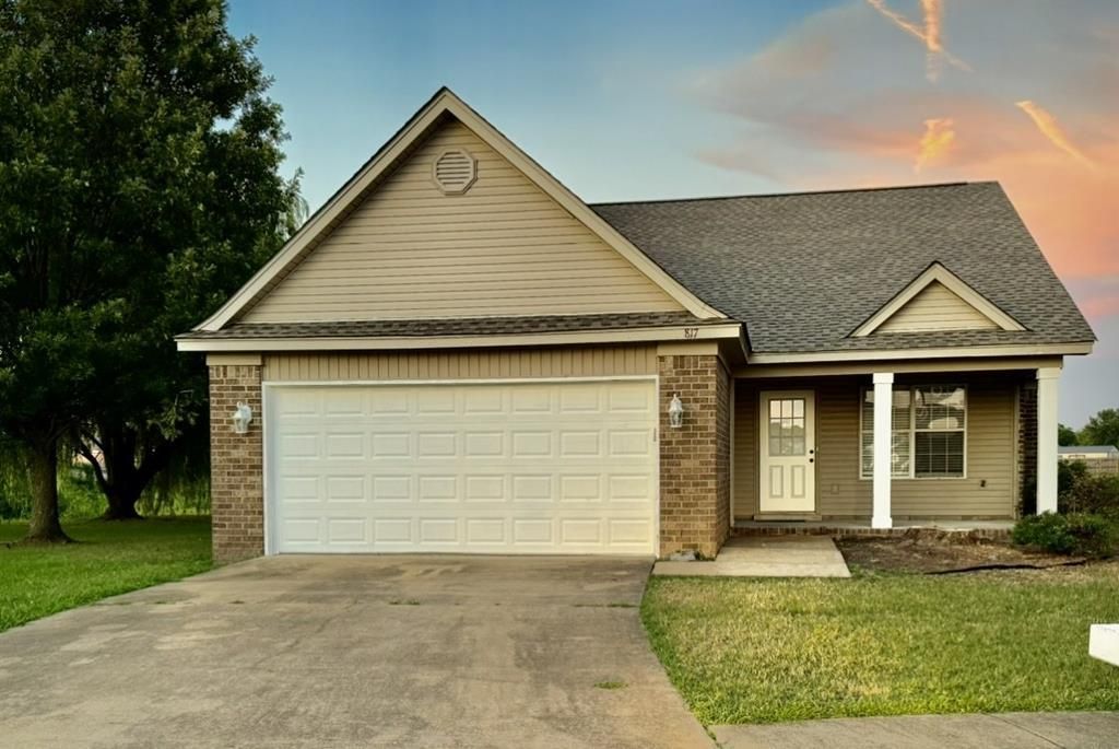 817 Dennis Foster Cove, Marion, AR 72364 Main Photo