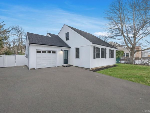 41 Nancy Place, Massapequa, NY 11758