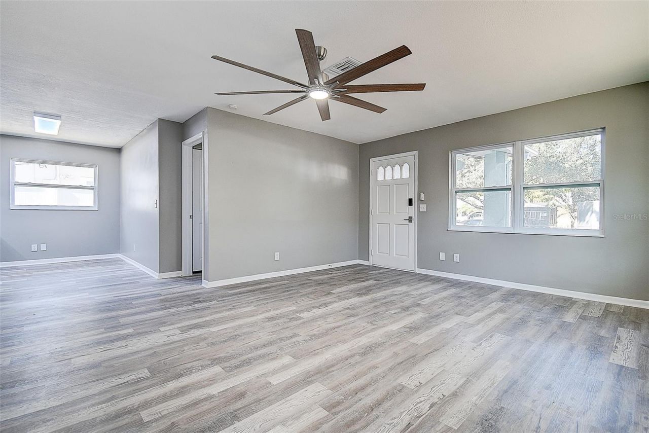 130 42nd Avenue N, Saint Petersburg, FL 33703 Photo