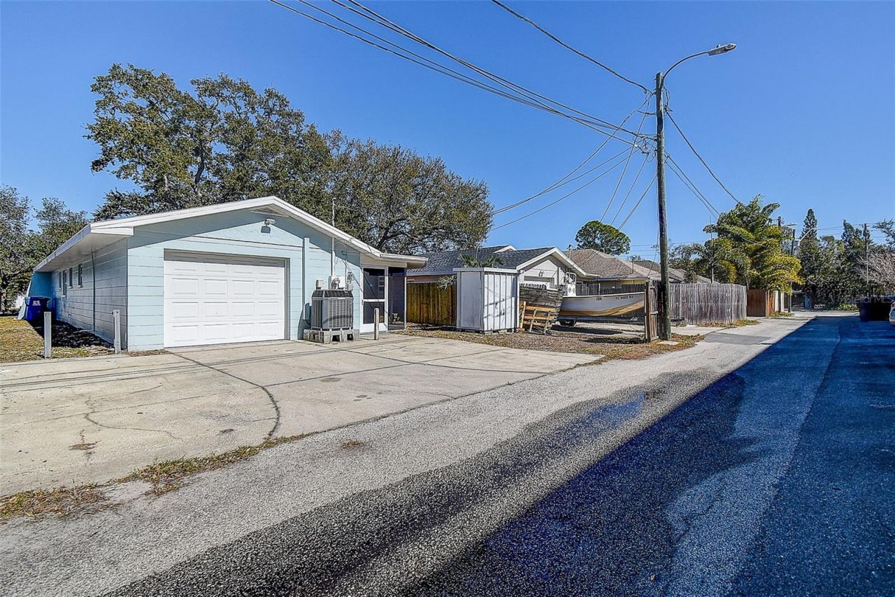 130 42nd Avenue N, Saint Petersburg, FL 33703 Photo