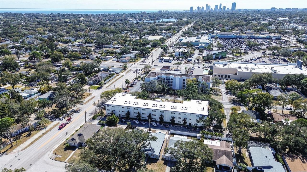 130 42nd Avenue N, Saint Petersburg, FL 33703 Photo