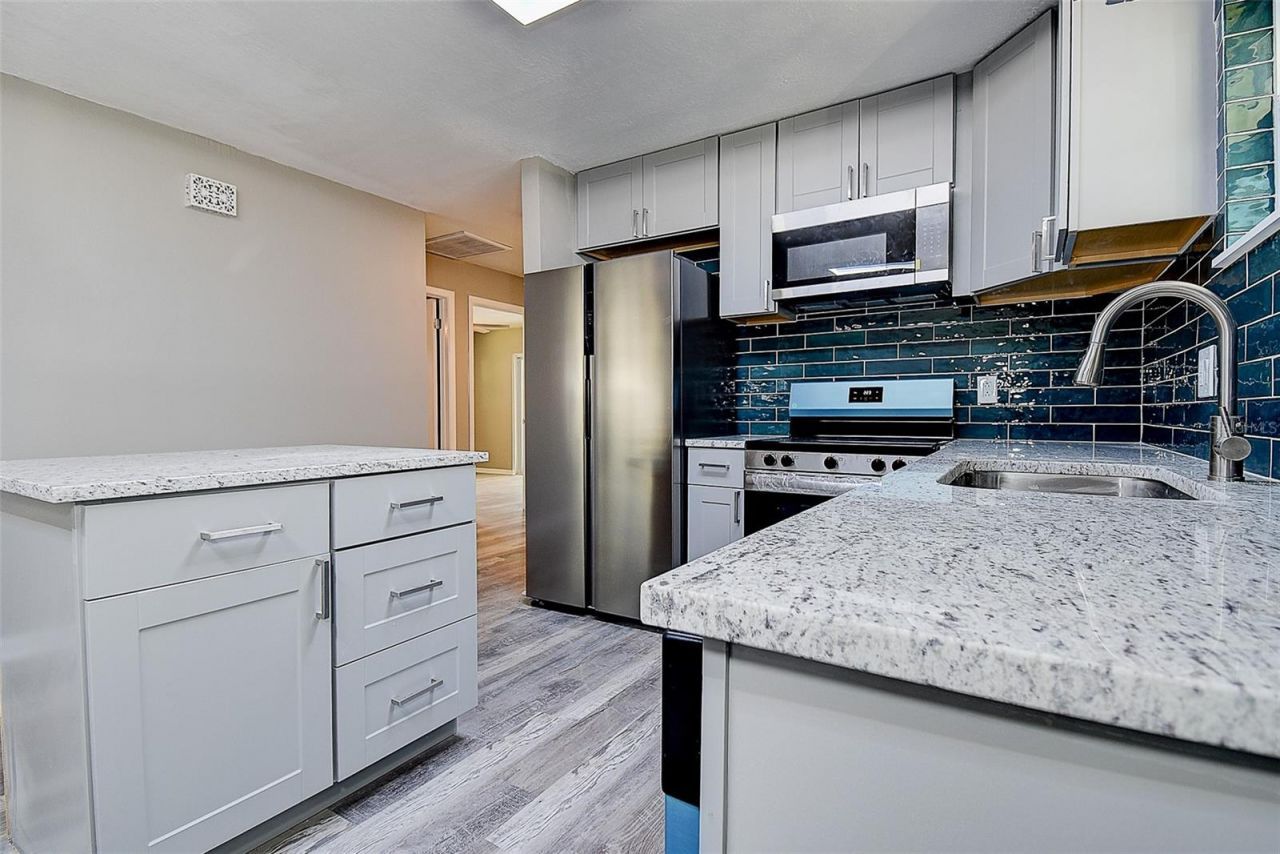 130 42nd Avenue N, Saint Petersburg, FL 33703 Photo