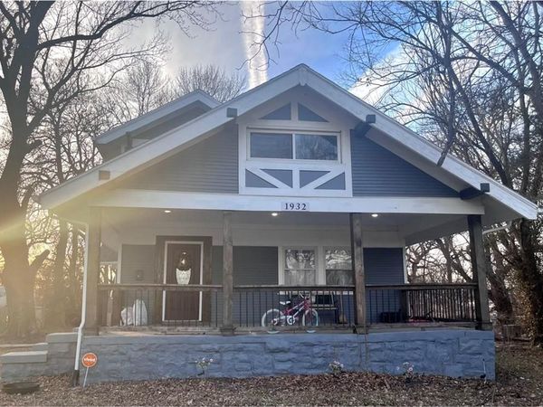 1932 Praun Lane, Kansas City, KS 66102