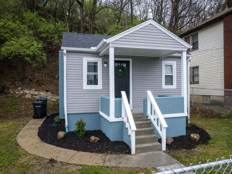 2117 Highland Avenue, Cincinnati, OH 45219 Photo 2