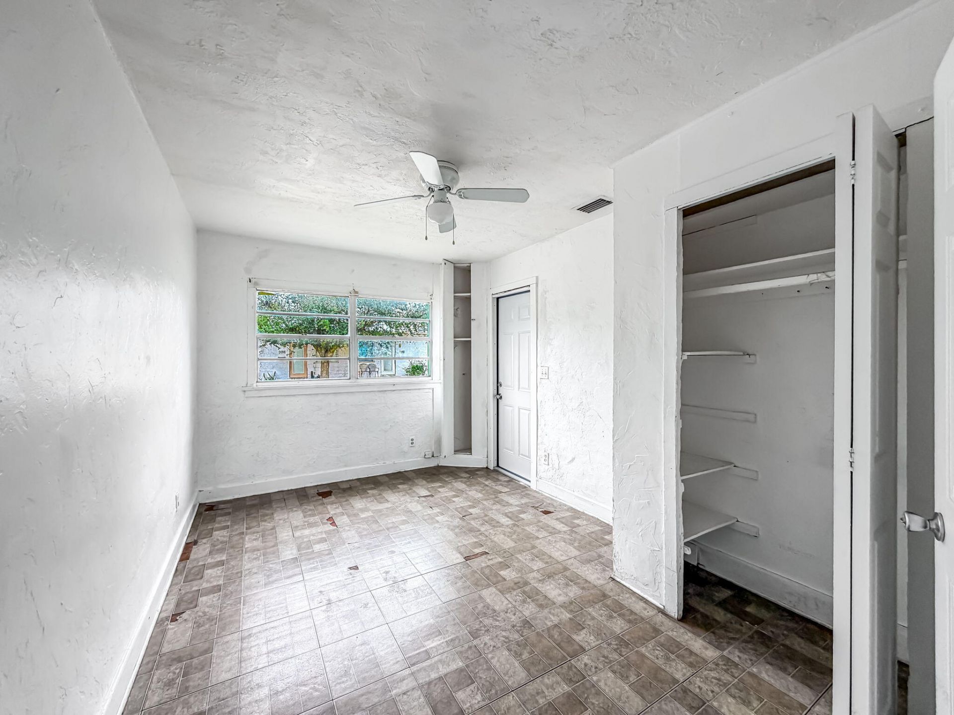 501 Pilgrim Road, West Palm Beach, FL 33405 Photo