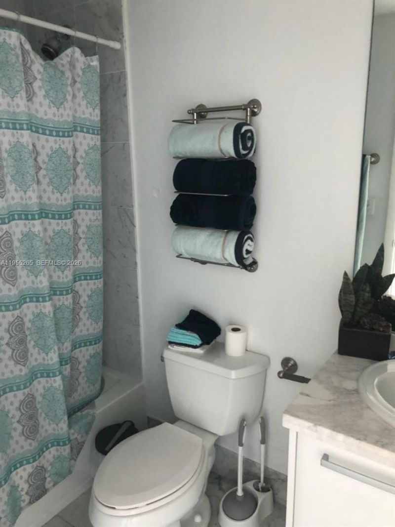 253 NE 2nd St , Unit 3509, Miami, FL 33132 Photo