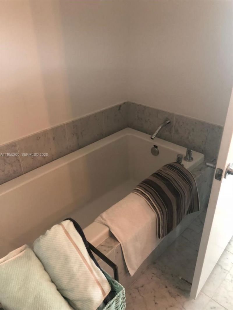 253 NE 2nd St , Unit 3509, Miami, FL 33132 Photo