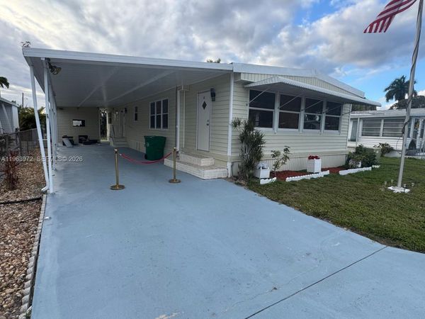 1721 SW 84th Ave, Davie, FL 33324