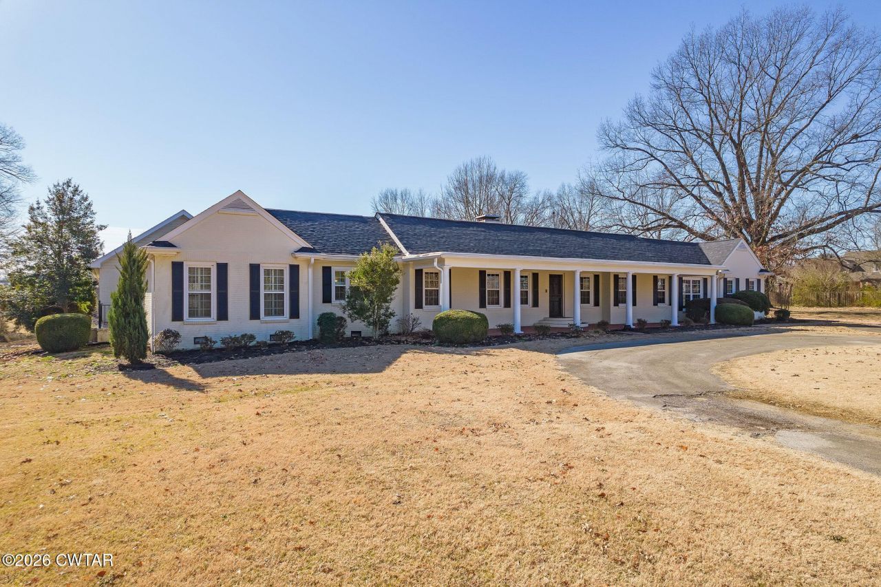 222 Country Club Lane, Jackson, TN 38305 Main Photo