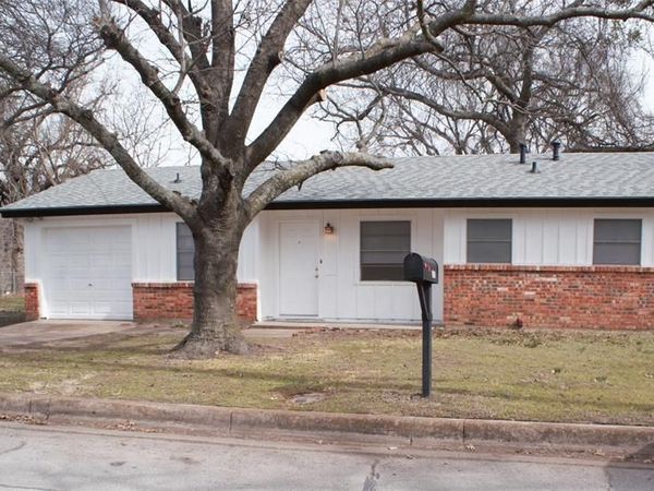 310 Bryan Street, Weatherford, TX 76086