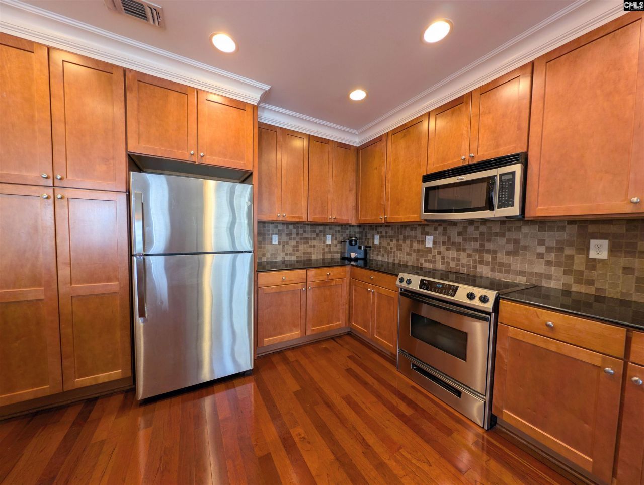 601 Main Street Photo 8