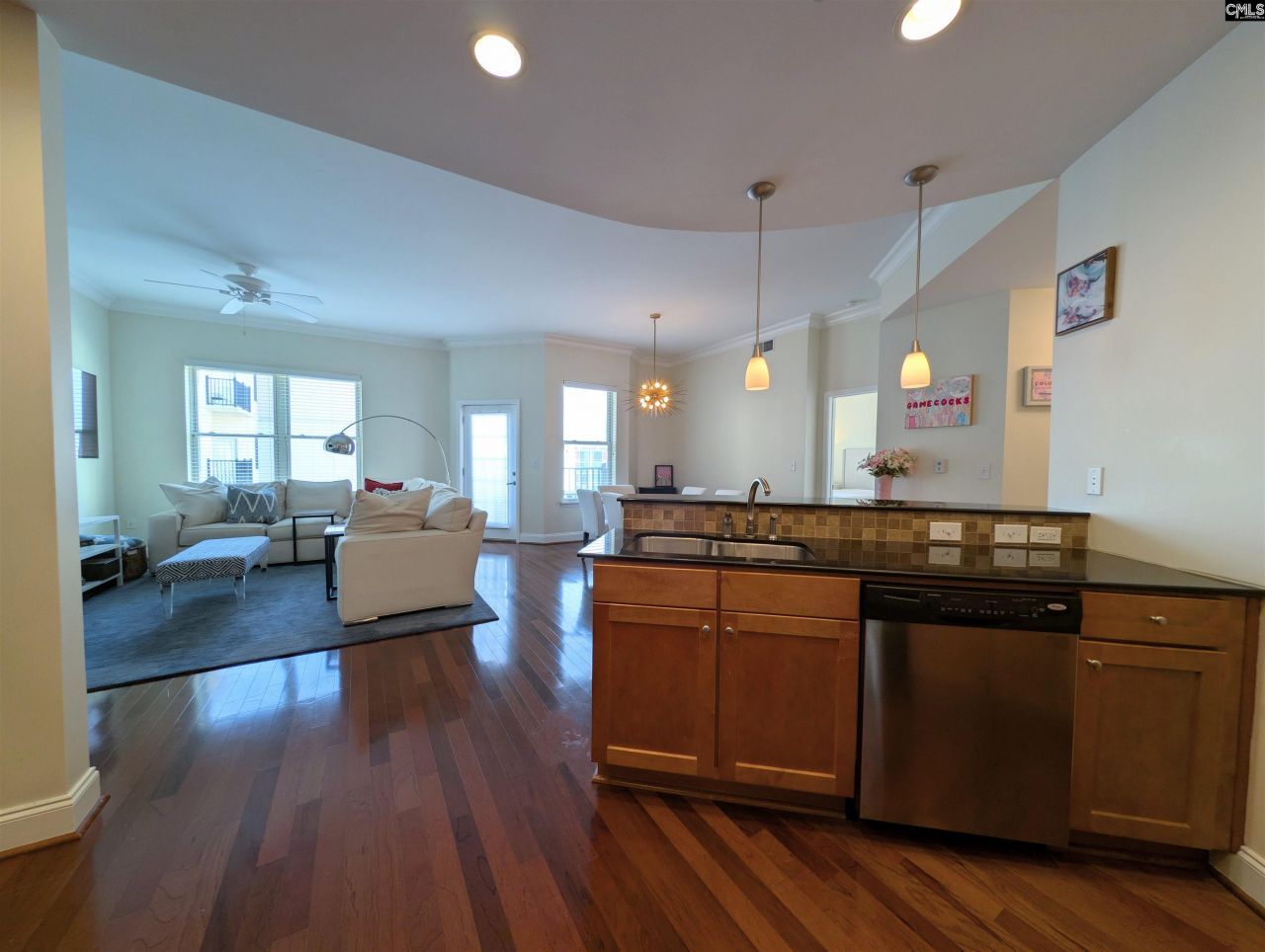 601 Main Street Photo 9