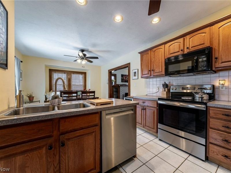 3851 W 157th Street, Cleveland, OH 44111 Photo 13