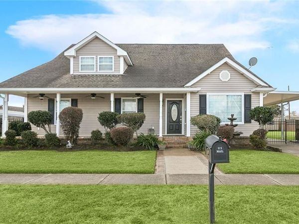 416 RIESS Place, Chalmette, LA 70043
