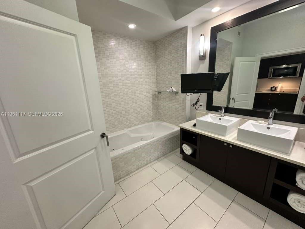 5300 NW 87th Ave, Unit 910, Doral, FL 33178 Photo