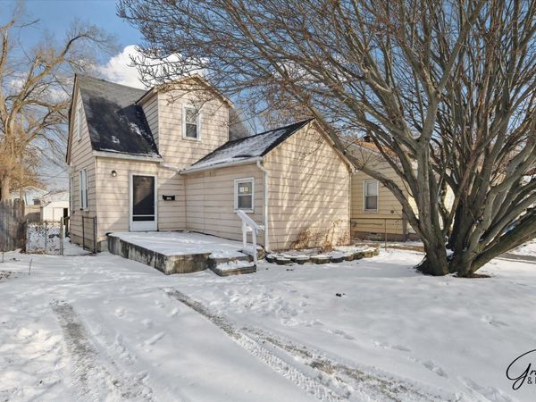 2615 Emmons Avenue, Warren, MI 48091