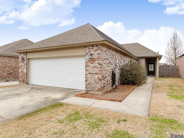 5252 Eastbay Dr, Baton Rouge, LA 70820