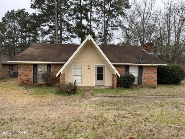 315 Cedarwood Drive, Jackson, MS 39212