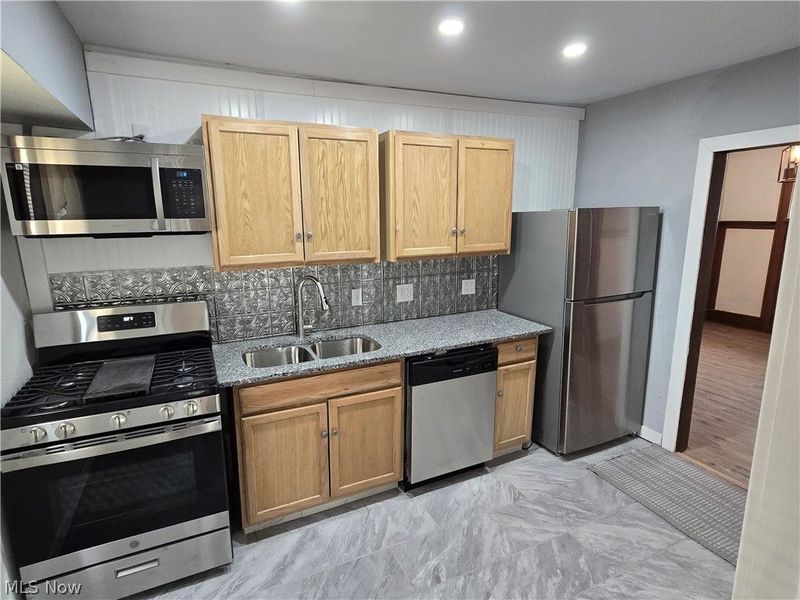 1268 Pondview Avenue, Akron, OH 44305 Photo 10