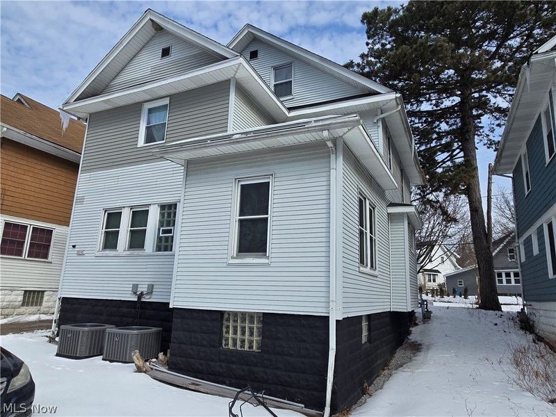 1268 Pondview Avenue, Akron, OH 44305 Photo 4