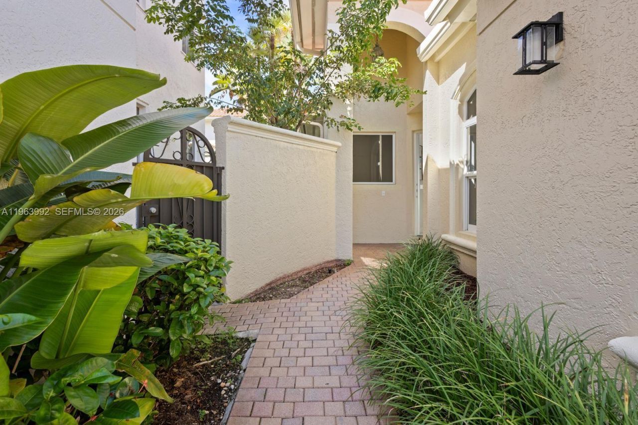 1408 Mariner Way, Hollywood, FL 33019 Photo