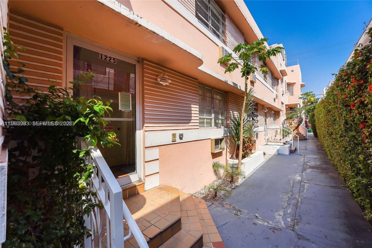 1227 Euclid Ave, Unit 8, Miami Beach, FL 33139 Photo