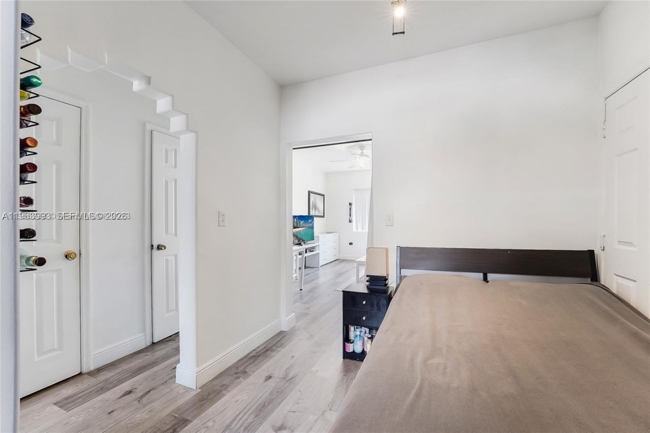 1227 Euclid Ave, Unit 8, Miami Beach, FL 33139 Photo