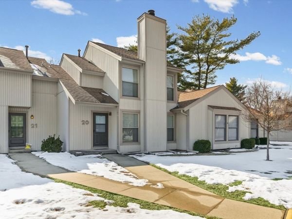 20 Colony West Drive, Champaign, IL 61820